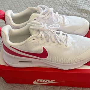 Nike Women's White and Red Sneakers Size 10.